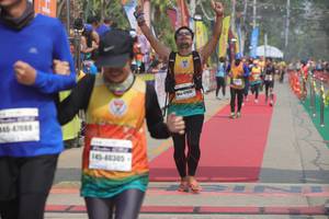 BIB: 4092, 4708, 40305
                            <button type="button" onclick="openModal(8246779)" class="btn btn-primary btn-sm float-right btn-popup" data-toggle="modal" data-target=".modal-high-quality">
                        <i class="fas fa-shopping-cart"></i> Add to Cart
                    </button>
                                            <button type="button" onclick="isThisMe(8246779, true)" class="btn btn-success btn-sm float-right btn-popup btn-isme hidden" data-toggle="tooltip" data-placement="bottom" title="นี่คือรูปของคุณใช่ไหม คลิกที่นี่เพื่อเอาเข้าอัลบั้ม">
                        <i class="fas fa-plus"></i> Add to album
                    </button>
                    <button type="button" onclick="isThisMe(8246779, false)" class="btn btn-warning btn-sm float-right btn-popup btn-isnotme hidden">
                        <i class="fas fa-ban"></i> Remove from album
                    </button>